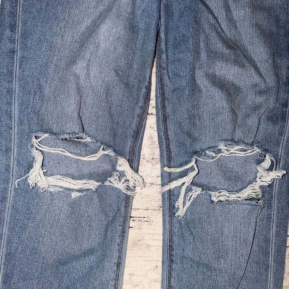 American Eagle Women’s High Rise Distressed Mom Jeans Size 8 Short - Picture 6 of 14
